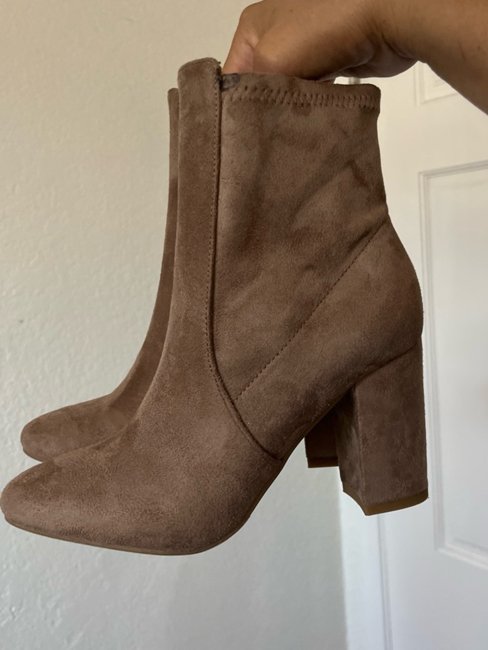 TOP Moda Brown Suede High Block Heel Ankle Booties